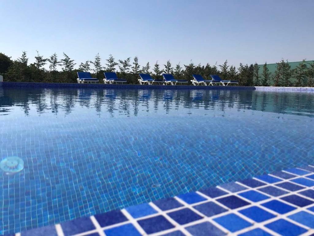 Wavebreeze Villas Paphos Eksteriør billede