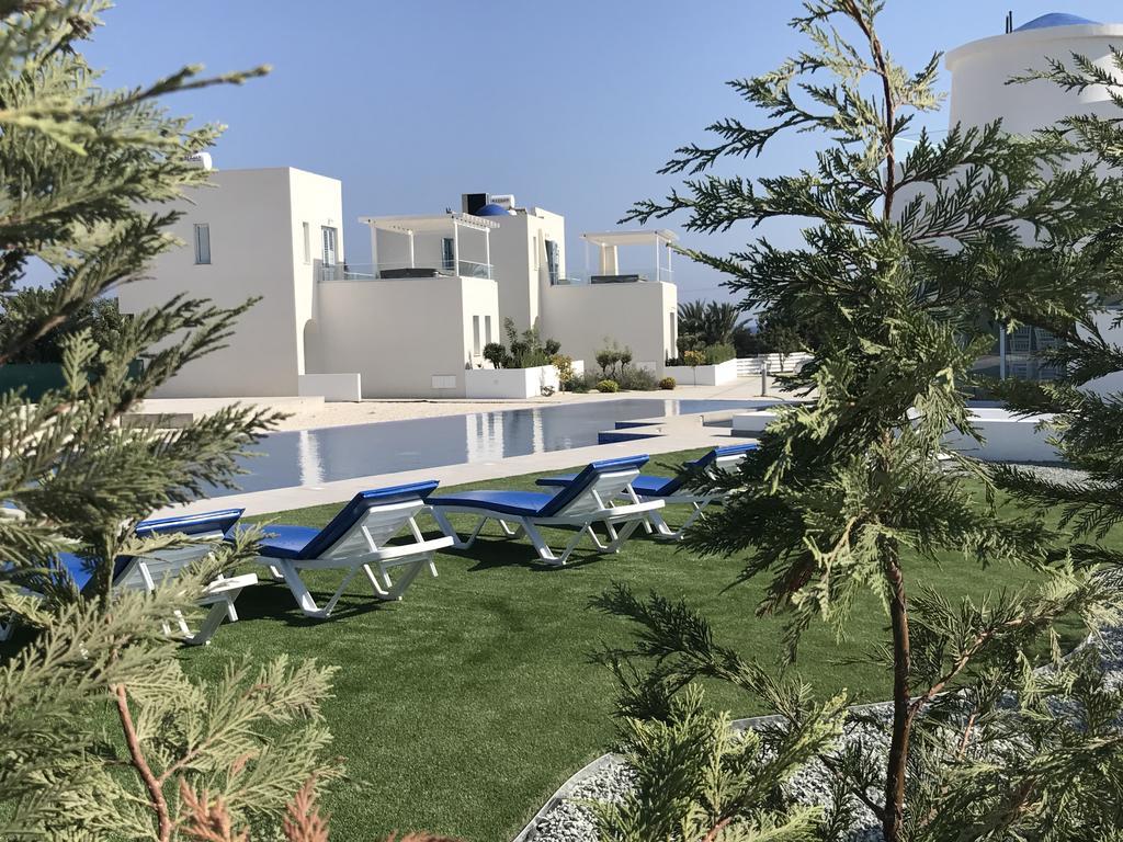 Wavebreeze Villas Paphos Eksteriør billede
