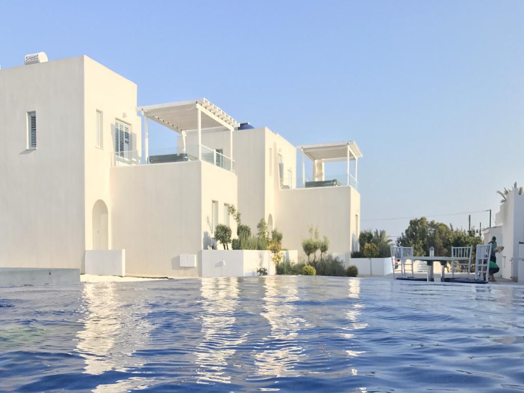 Wavebreeze Villas Paphos Eksteriør billede