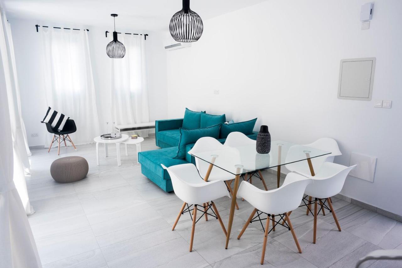 Wavebreeze Villas Paphos Eksteriør billede