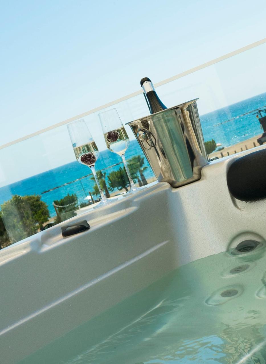 Wavebreeze Villas Paphos Eksteriør billede