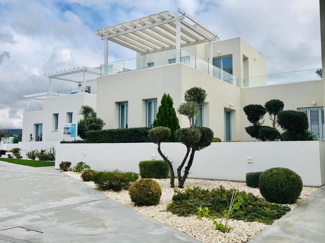 Wavebreeze Villas Paphos Eksteriør billede